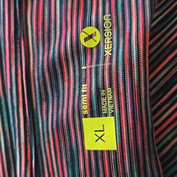 Xersion Women's V-Neck Short Sleeve Polyester Semi Fit Short Sleeve Size XL - Picture 7 of 8